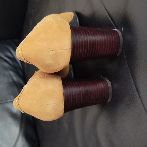 Beige heel shoes - Picture 3 of 5